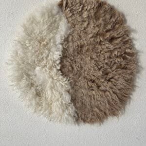 wandkleed dot schapenwol